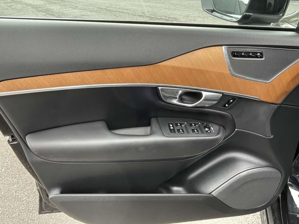 Used 2023 Volvo XC90 T8 Plus image 18