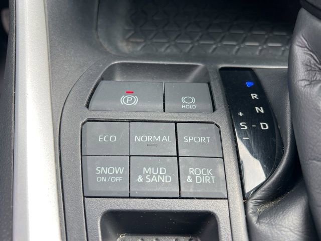 Used 2020 Toyota RAV4 XLE w/ Convenience Package image 22