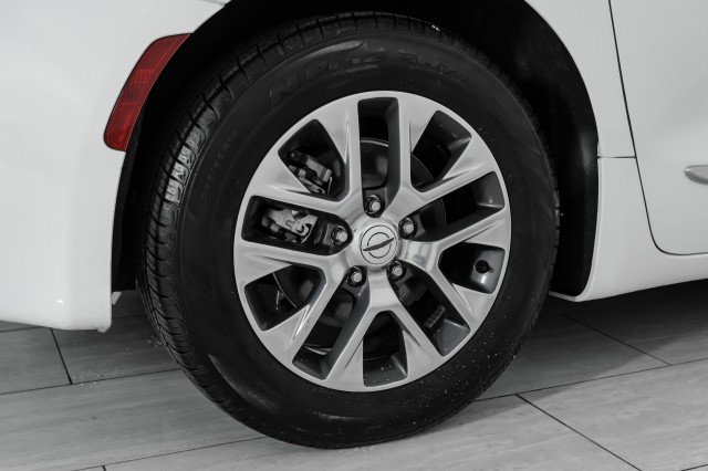 Used 2023 Chrysler Pacifica Pinnacle image 46