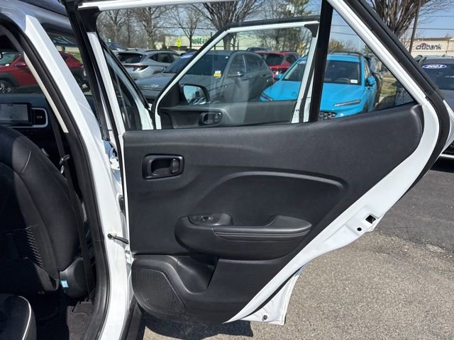 Used 2023 Hyundai Venue Limited image 32