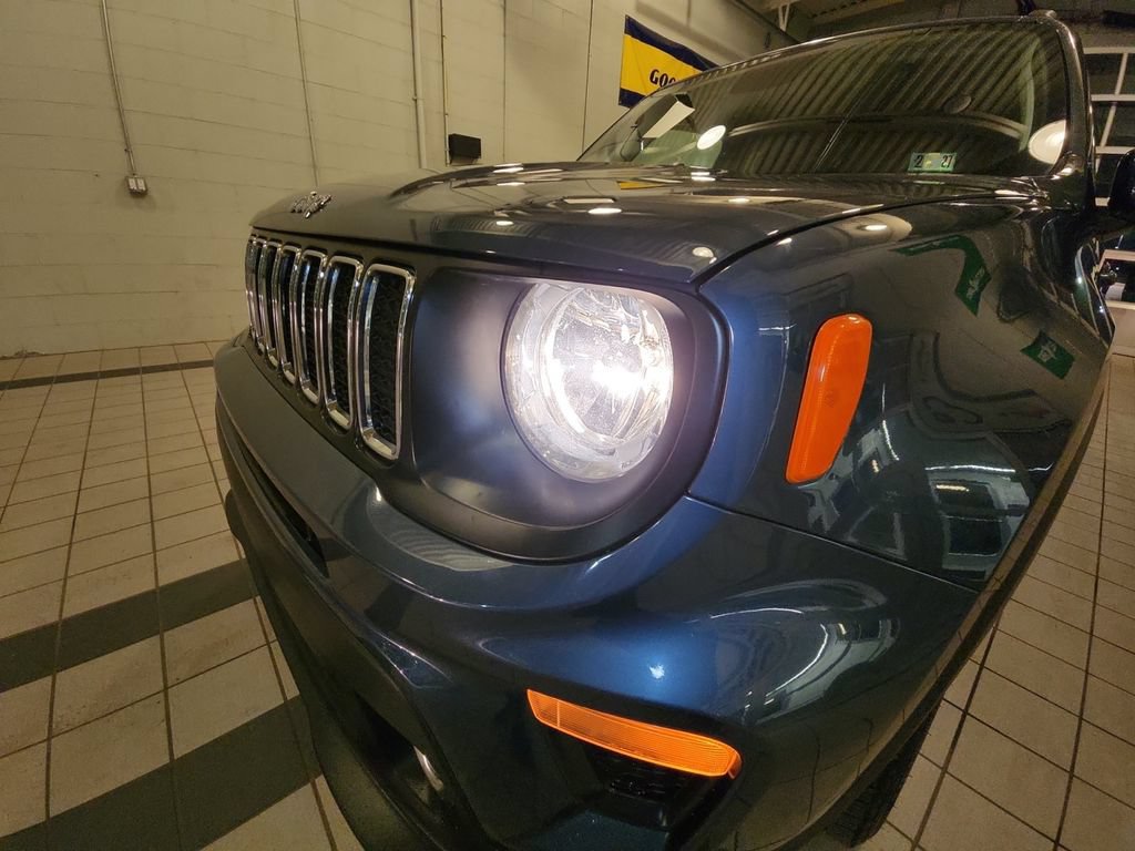 Used 2020 Jeep Renegade Latitude w/ Cold Weather Group AWD/4WD image 30