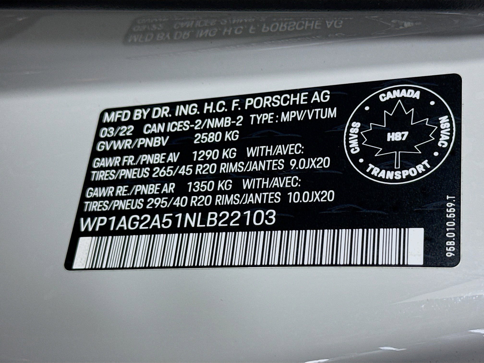 Used 2022 Porsche Macan S w/ Premium Package Plus image 39