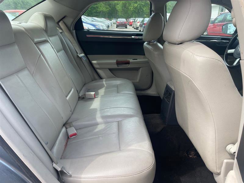 Used 2006 Chrysler 300 Touring RWD image 14