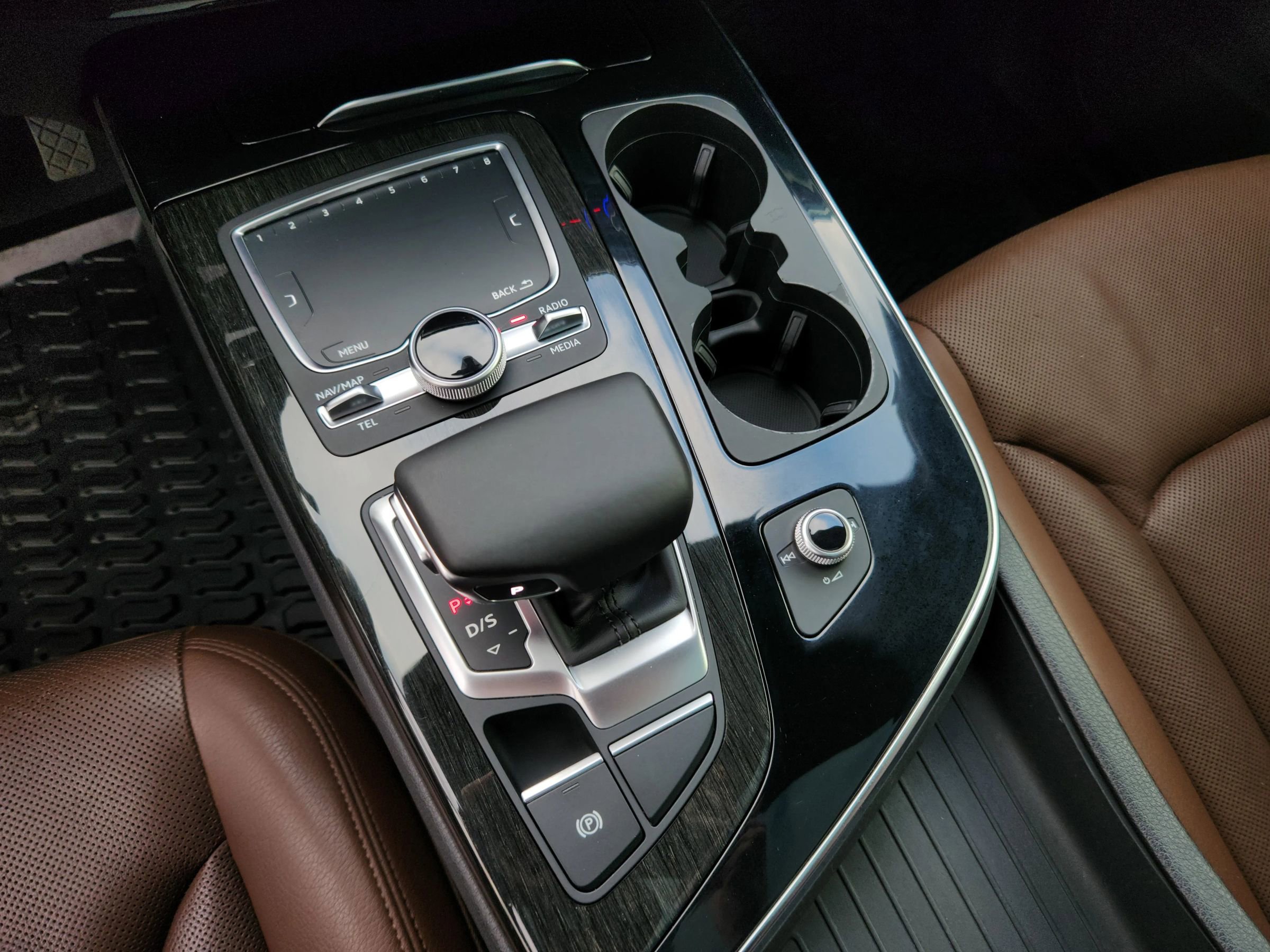 Used 2017 Audi Q7 3.0T Premium Plus image 12