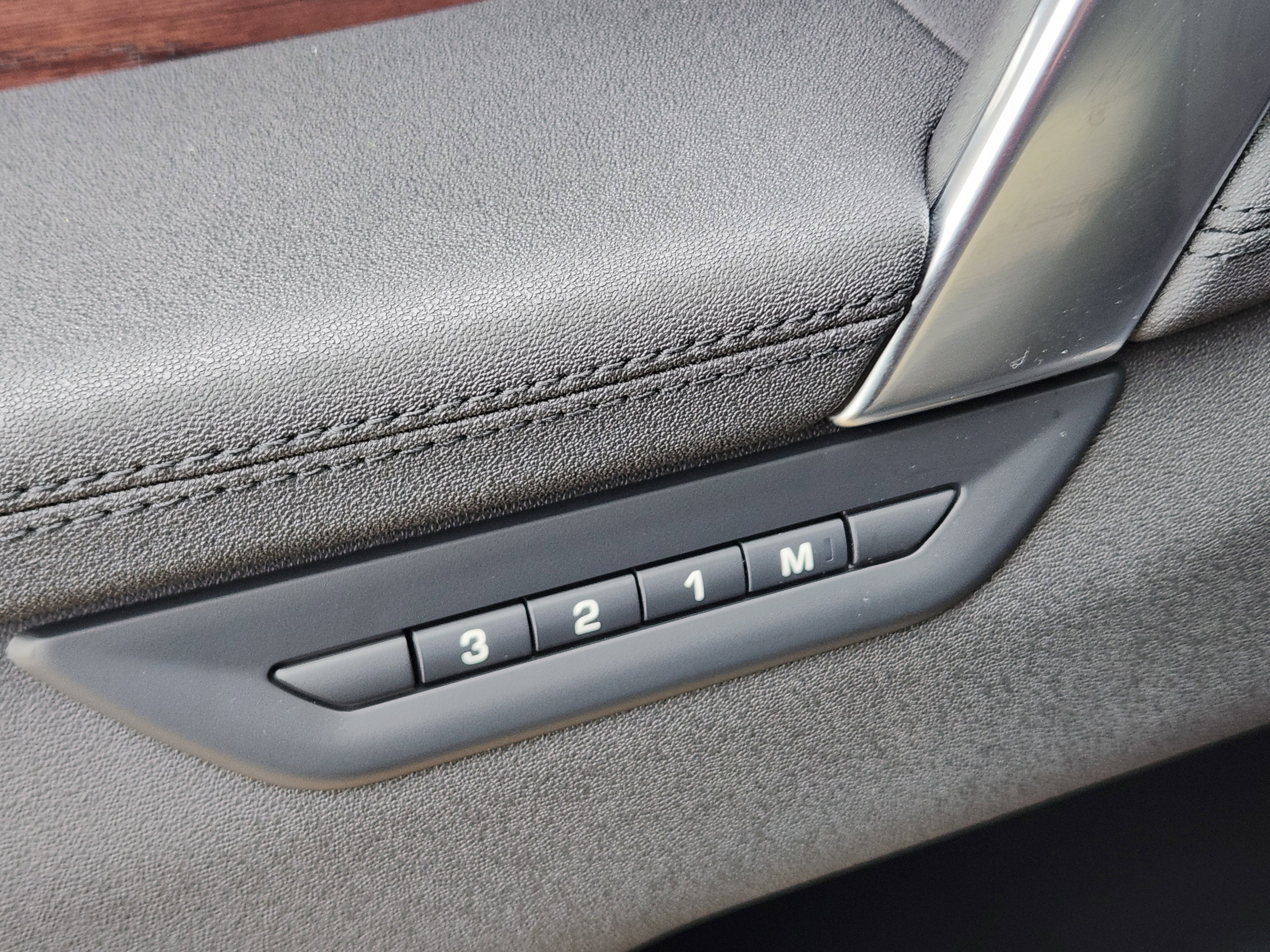 New 2025 Land Rover Discovery Sport S image 24