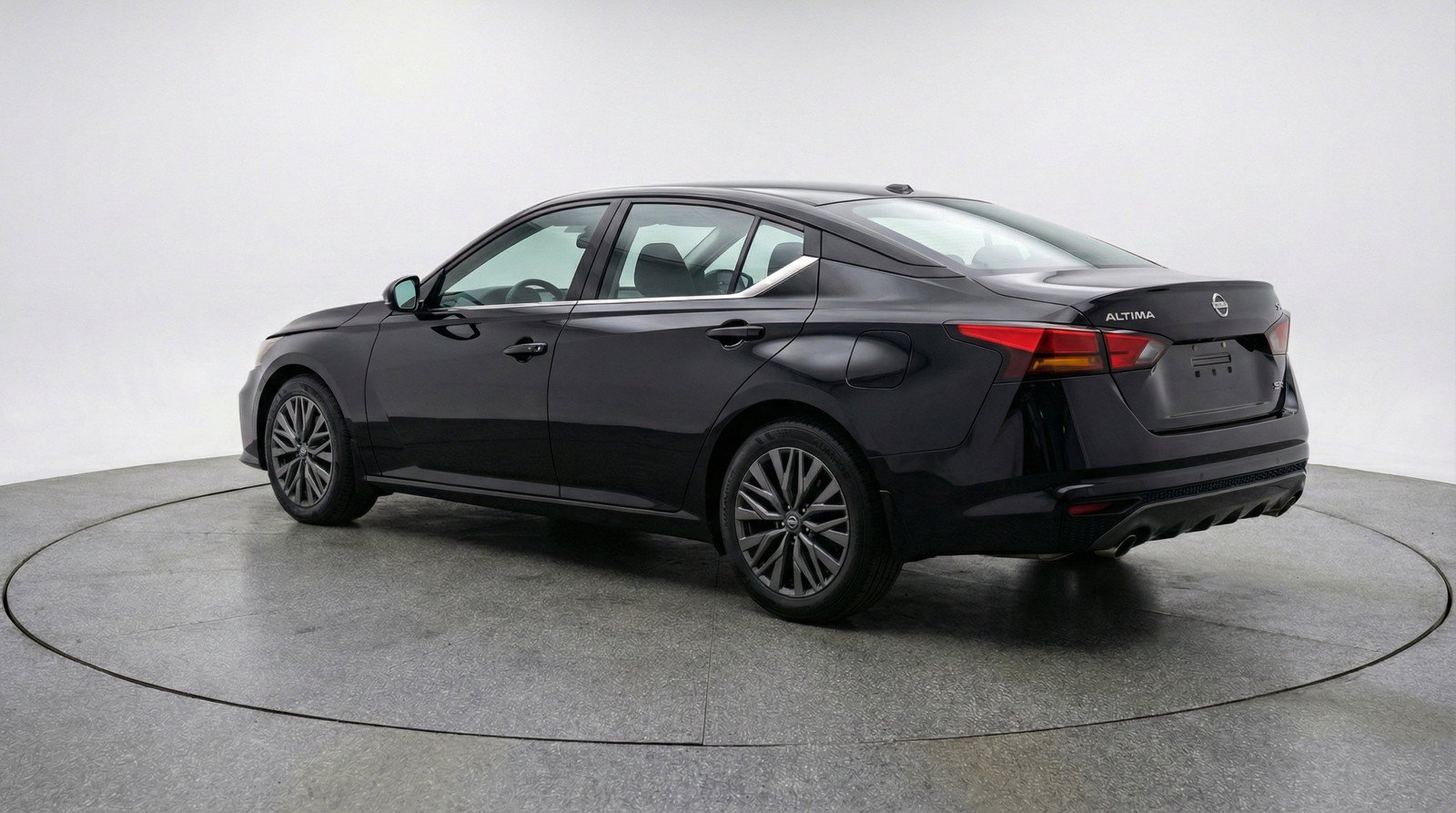 Used 2025 Nissan Altima 2.5 SV FWD image 6