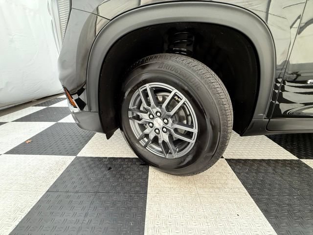 Used 2025 GMC Acadia Elevation AWD/4WD image 11