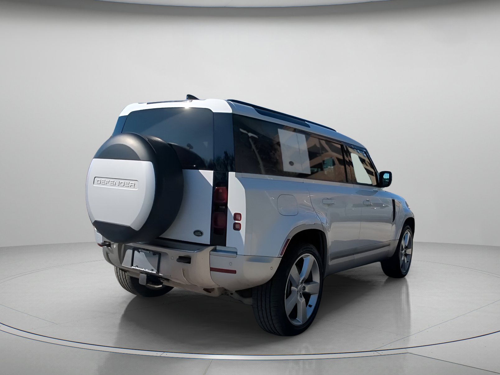 Used 2022 Land Rover Defender 110 SE image 26