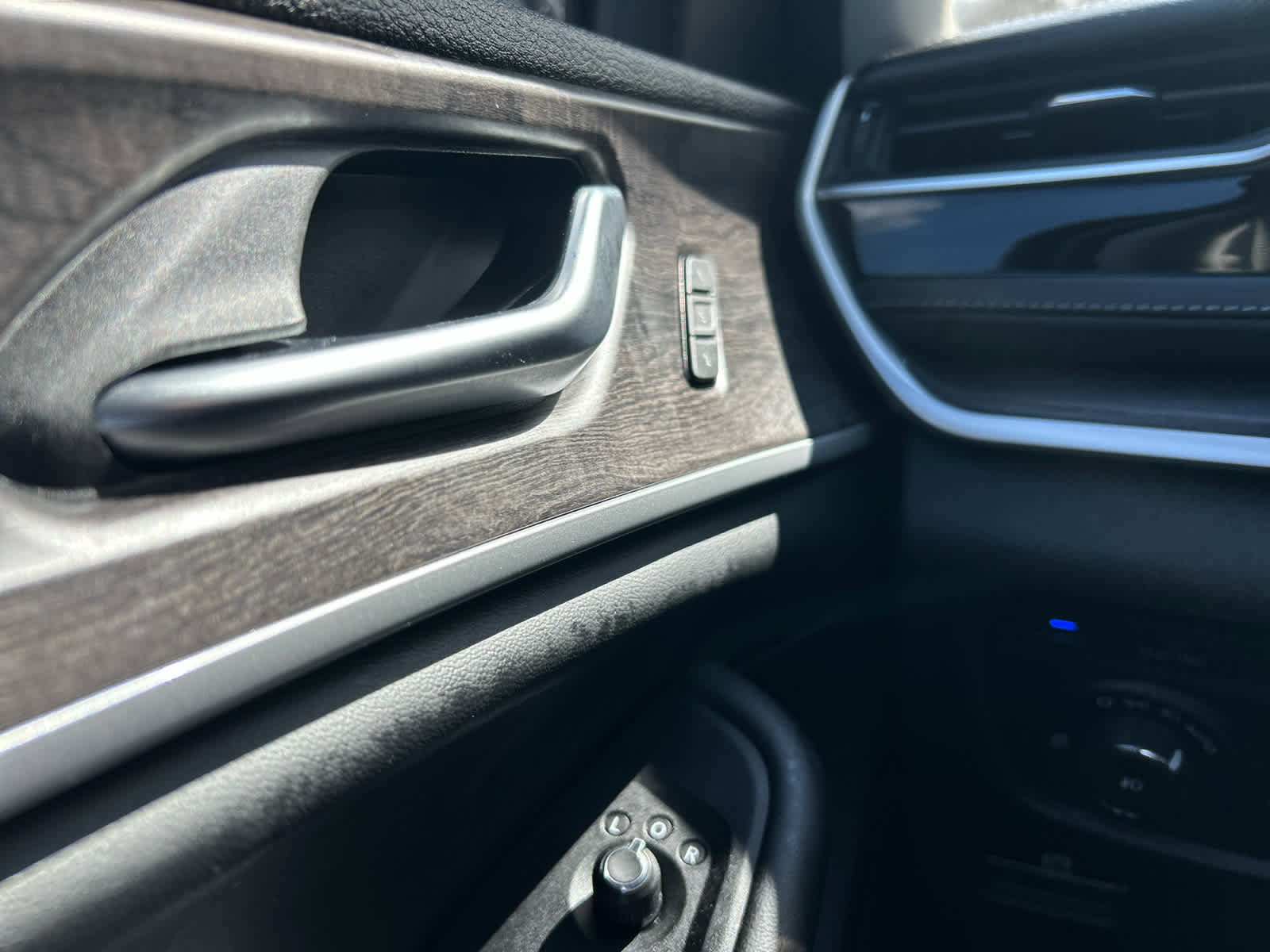 Used 2023 Jeep Grand Cherokee 4WD 4xe image 27