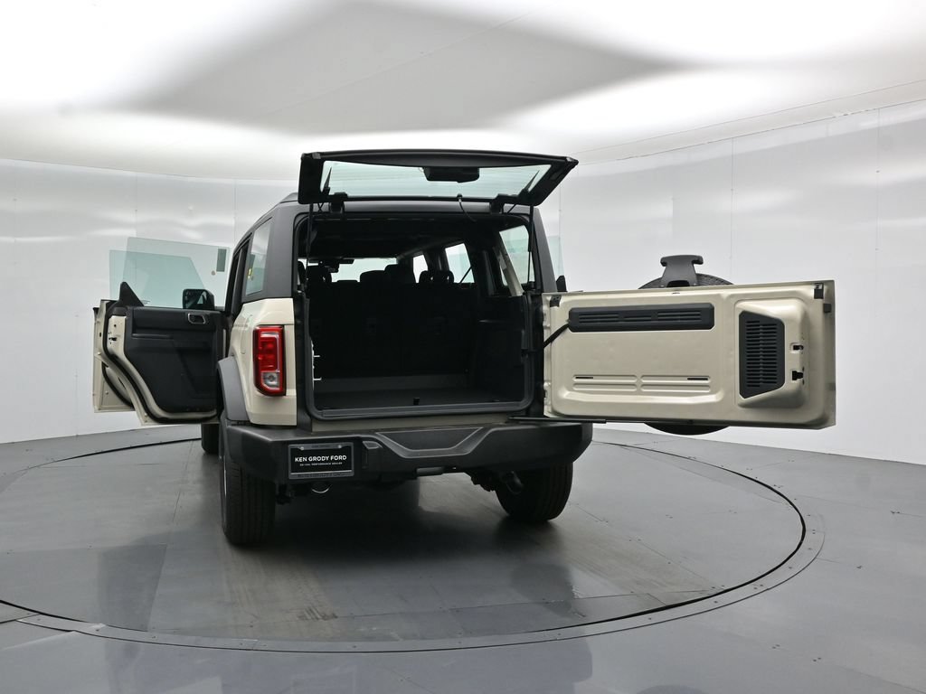 New 2026 Ford Bronco 4-Door AWD/4WD image 30