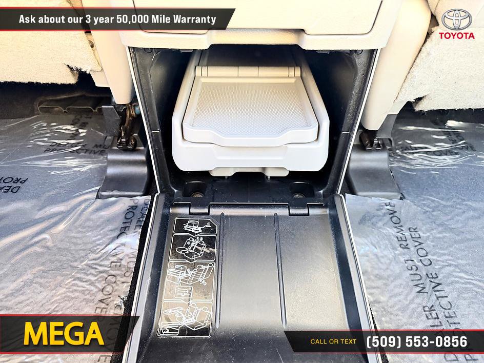 Used 2013 Toyota Highlander 4WD w/ Cold Weather Pkg image 23