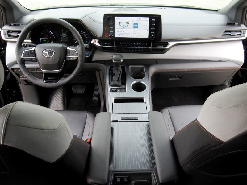 Used 2023 Toyota Sienna XSE image 21