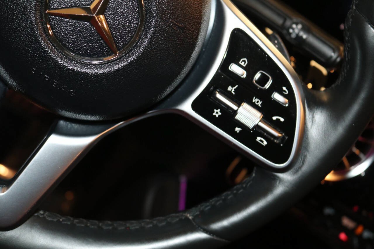 Used 2021 Mercedes-Benz GLA 250 4MATIC image 37