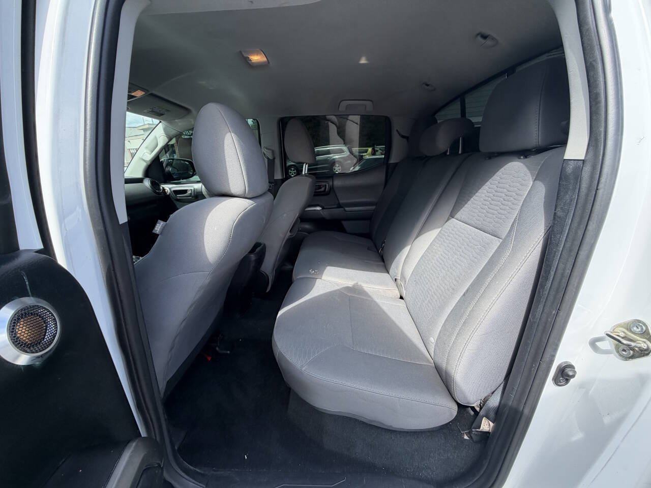 Used 2016 Toyota Tacoma SR5 w/ Towing Package RWD image 5