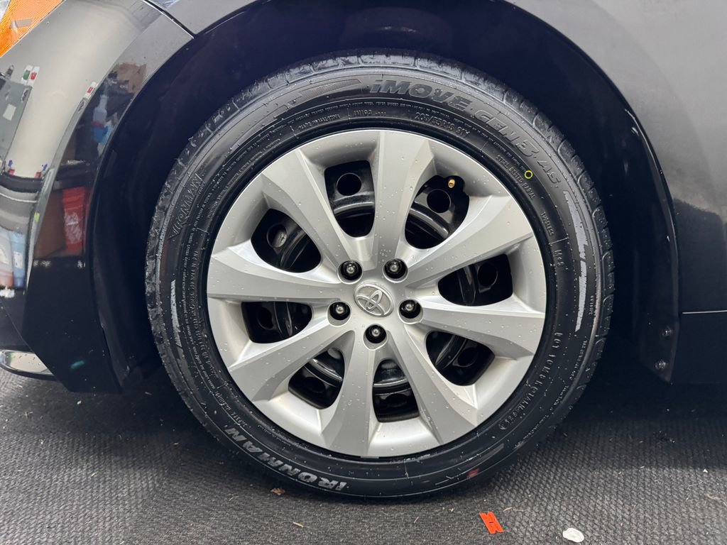 Used 2024 Toyota Corolla LE image 12