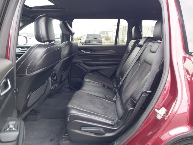 Used 2024 Jeep Grand Cherokee L Altitude image 6