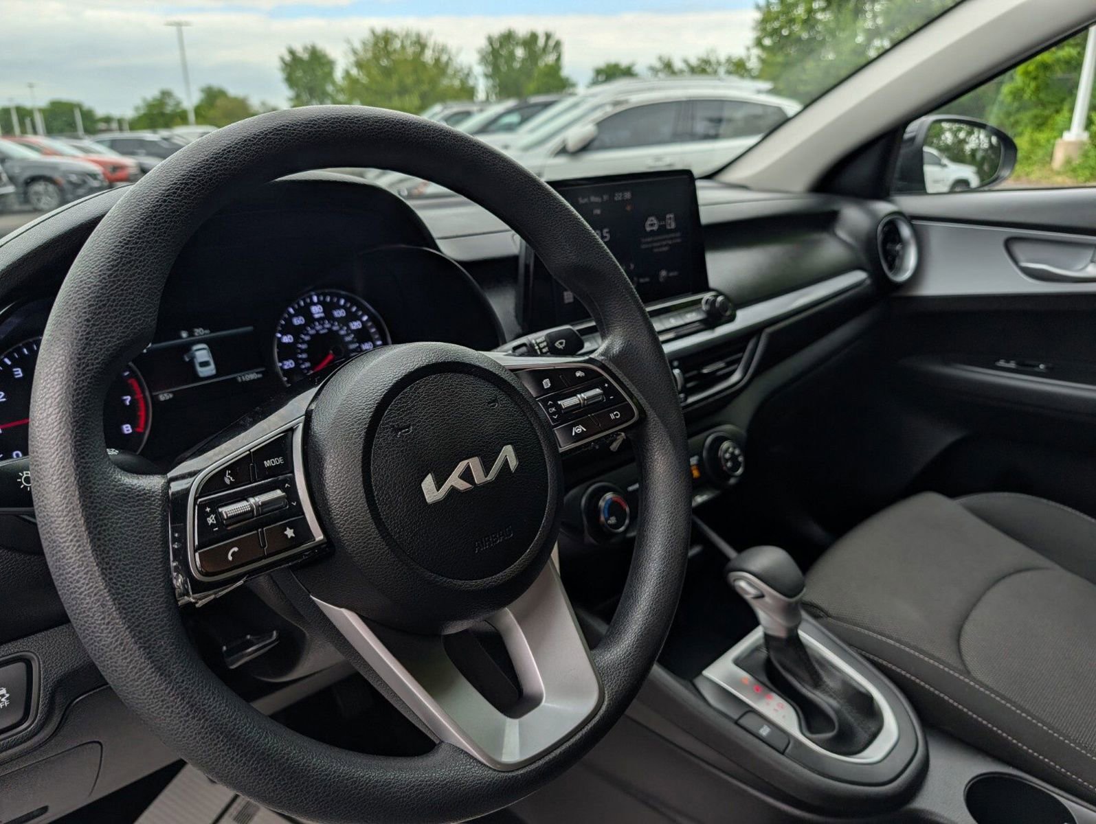 Used 2023 Kia Forte LXS w/ LXS Technology Package FWD image 24