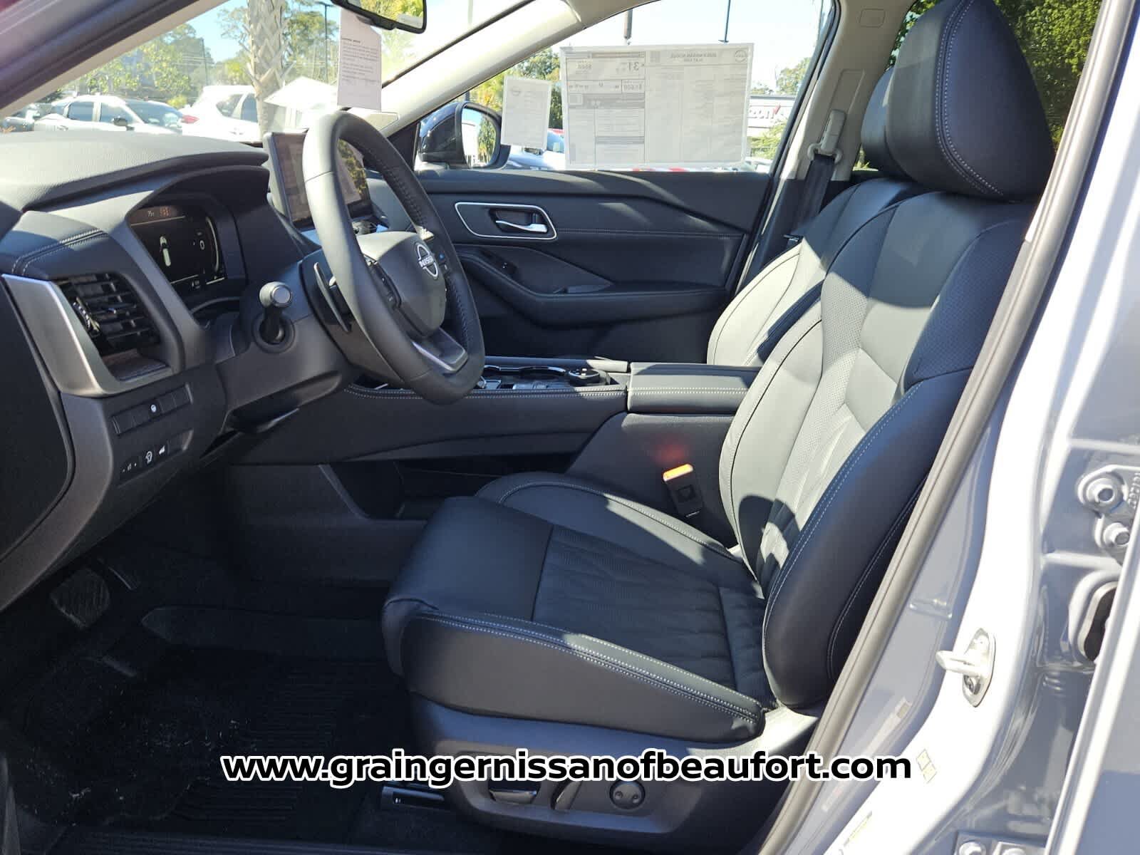 New 2026 Nissan Rogue Platinum AWD/4WD image 3