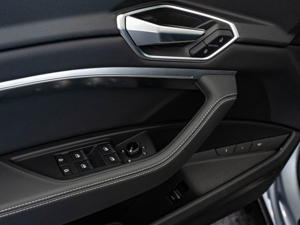 Used 2021 Audi e-tron Premium w/ Convenience Plus Package AWD/4WD image 26