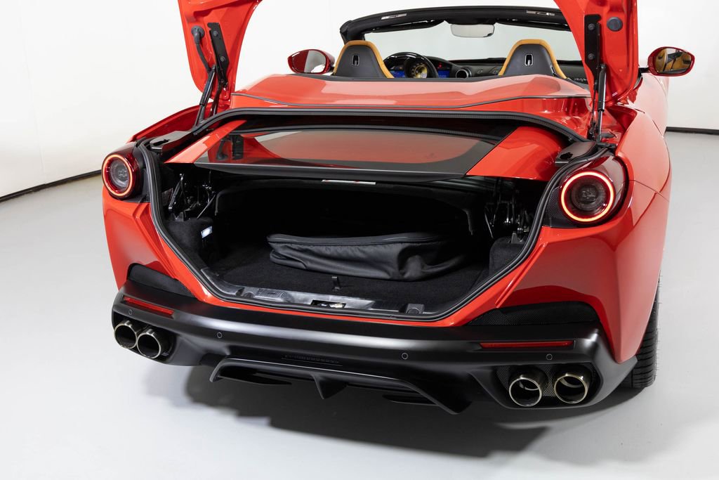 Used 2020 Ferrari Portofino image 27