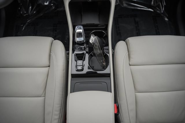 New 2026 Volvo XC40 B5 Ultra w/ Protection Package Premier image 28