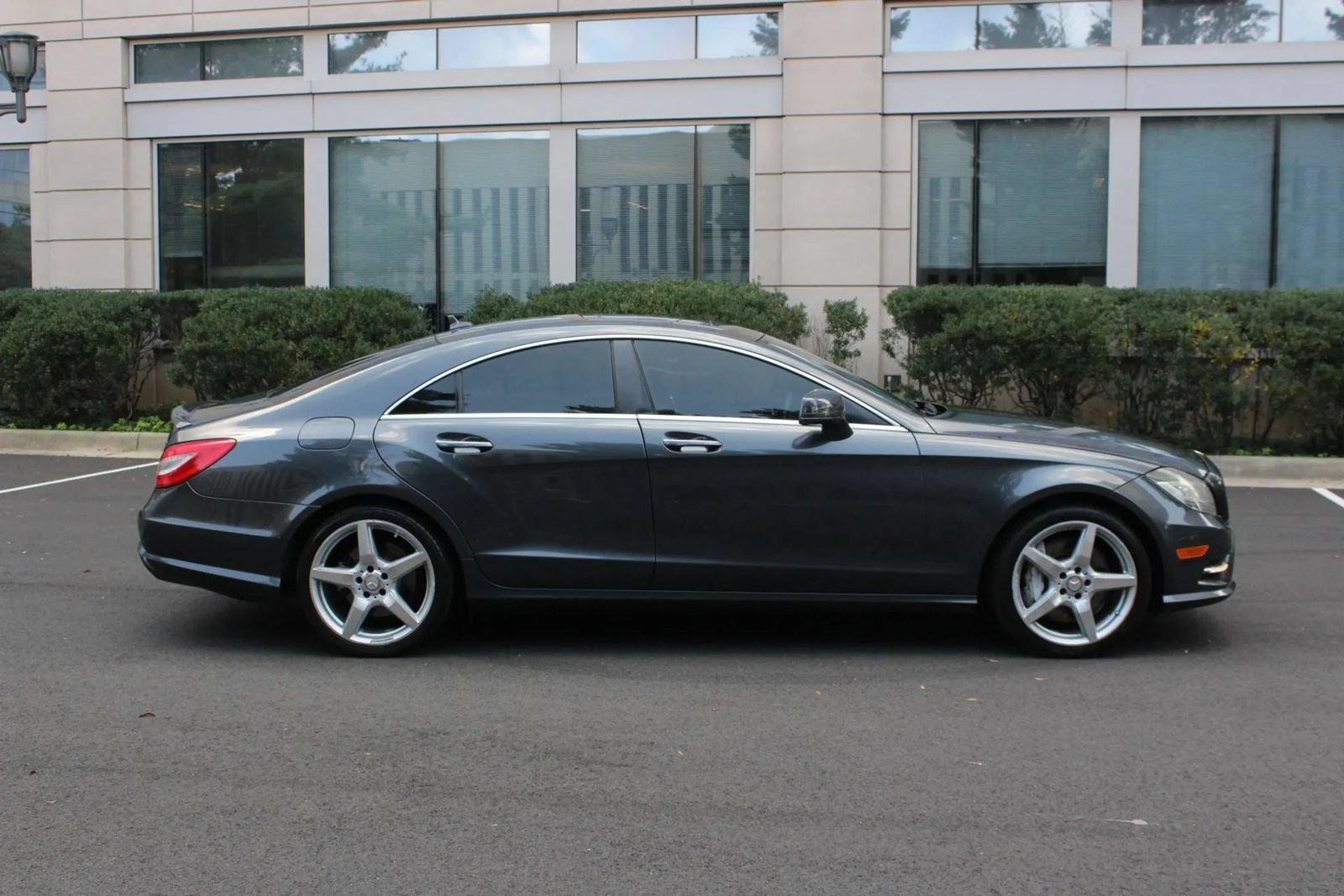 Used 2013 Mercedes-Benz CLS 550 w/ Premium I Pkg image 6
