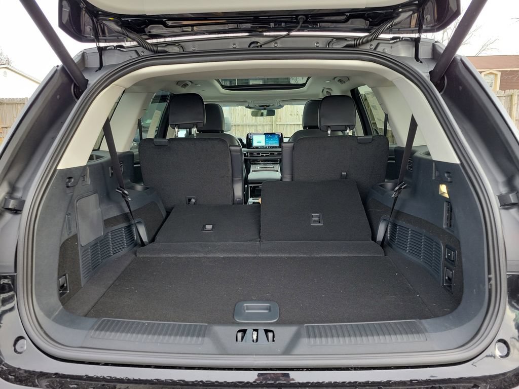 New 2026 Lincoln Aviator Reserve w/ Illumination Package AWD/4WD image 10