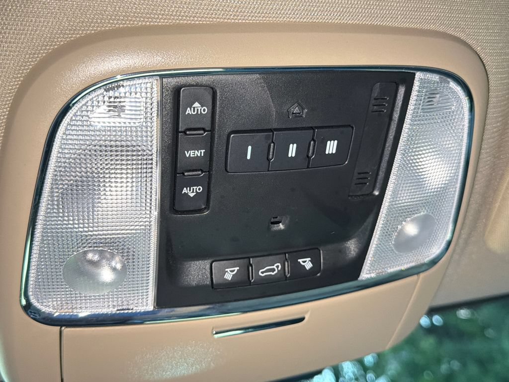 Used 2018 Jeep Grand Cherokee Limited AWD/4WD image 30