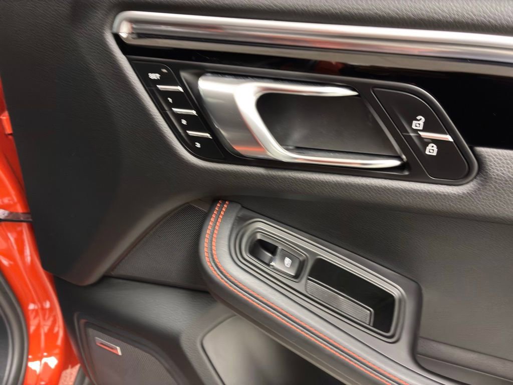 Used 2023 Porsche Macan w/ Premium Package Plus image 47