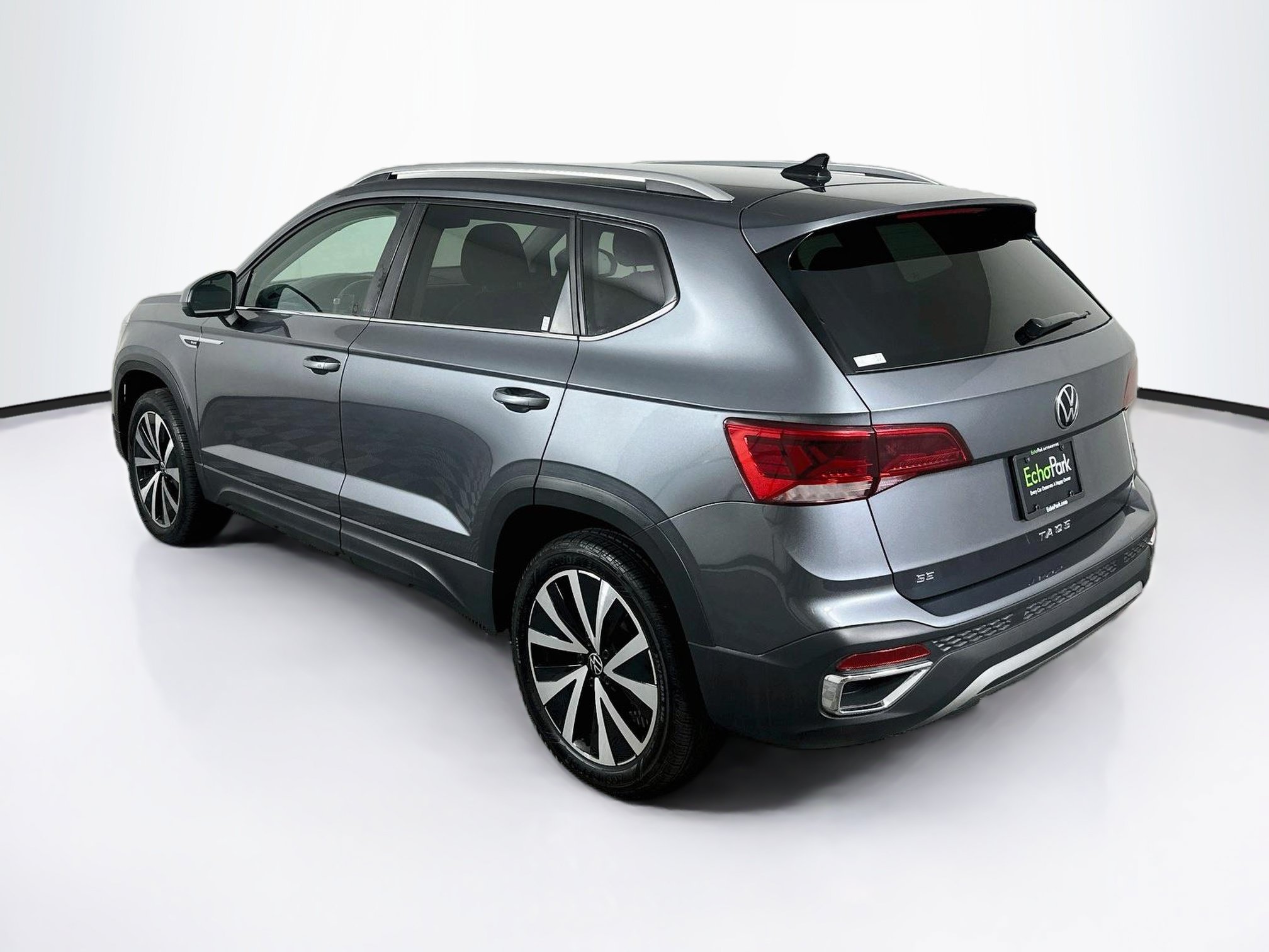 Used 2024 Volkswagen Taos SE FWD image 5