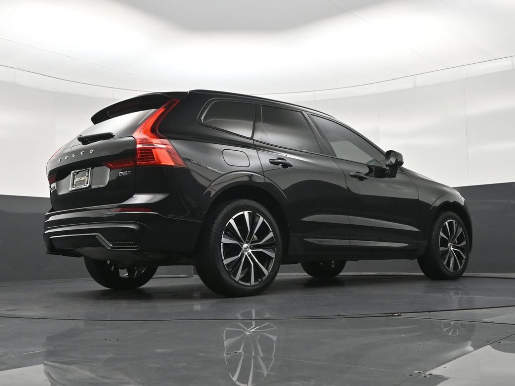 Certified 2024 Volvo XC60 B5 Plus AWD/4WD image 27