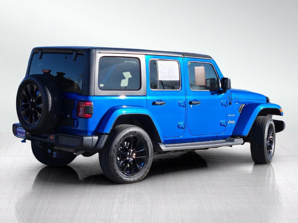 Used 2023 Jeep Wrangler Unlimited Sahara w/ Dual Top Group AWD/4WD image 4