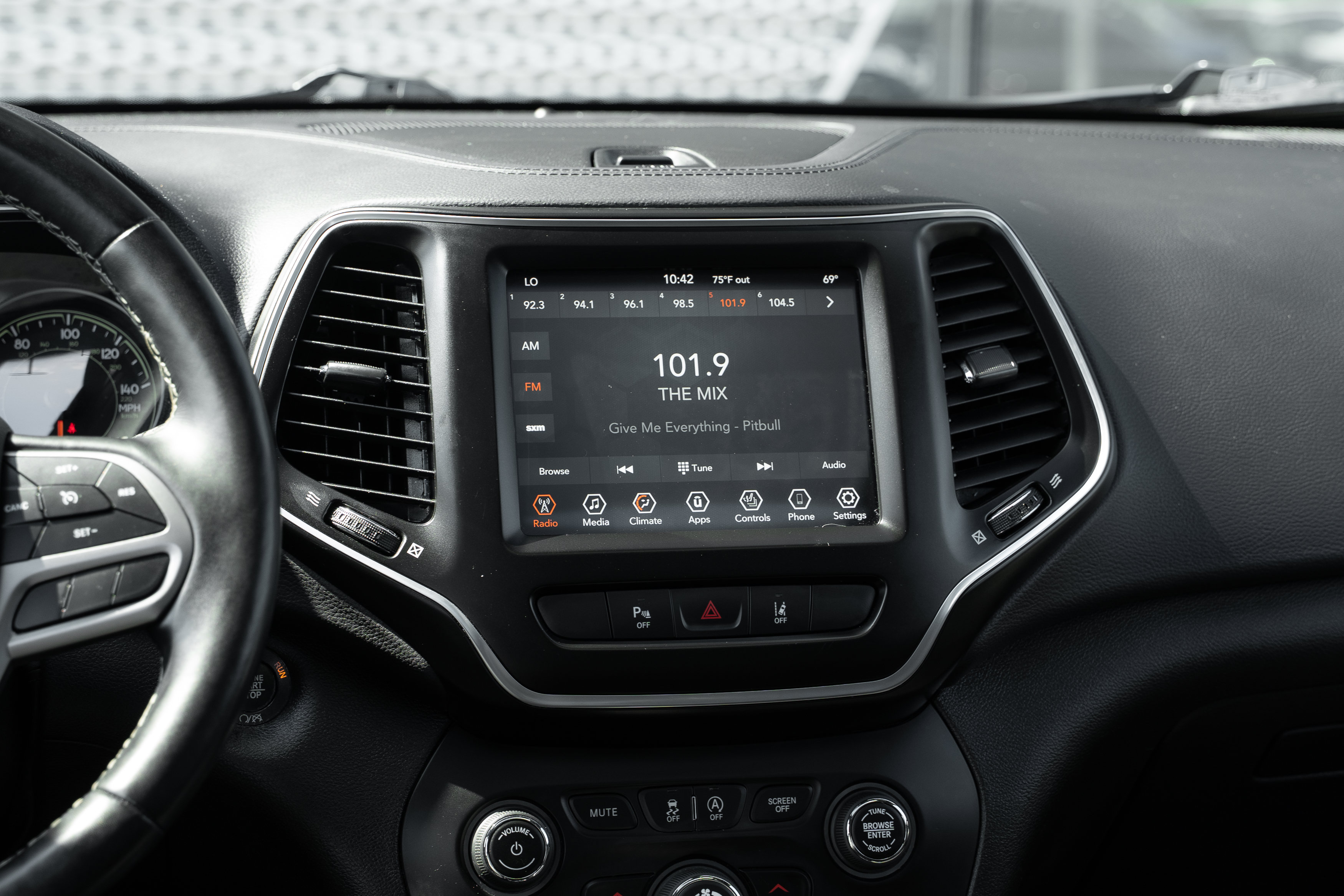 Used 2021 Jeep Cherokee Latitude Lux 80th Anniv w/ Quick Order Package 26U 80TH AWD/4WD image 10