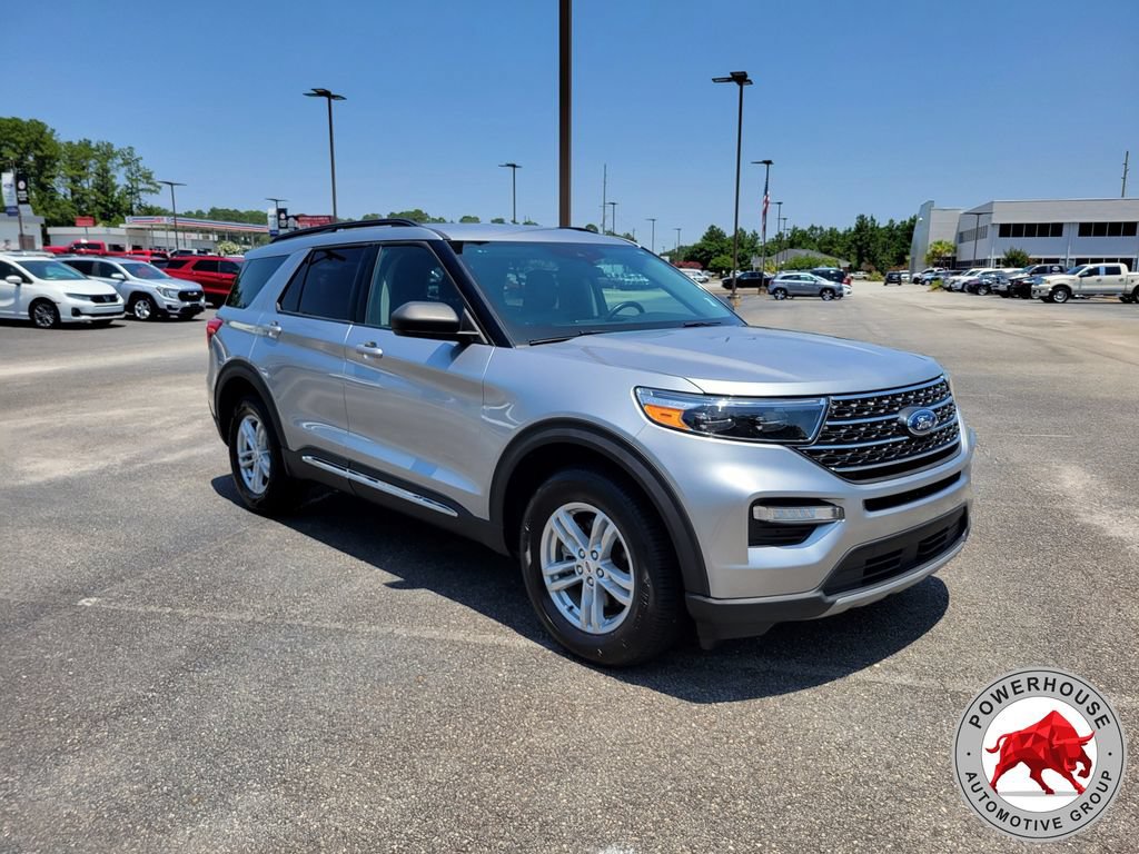 Certified 2023 Ford Explorer XLT w/ Equipment Group 202A AWD/4WD image 8