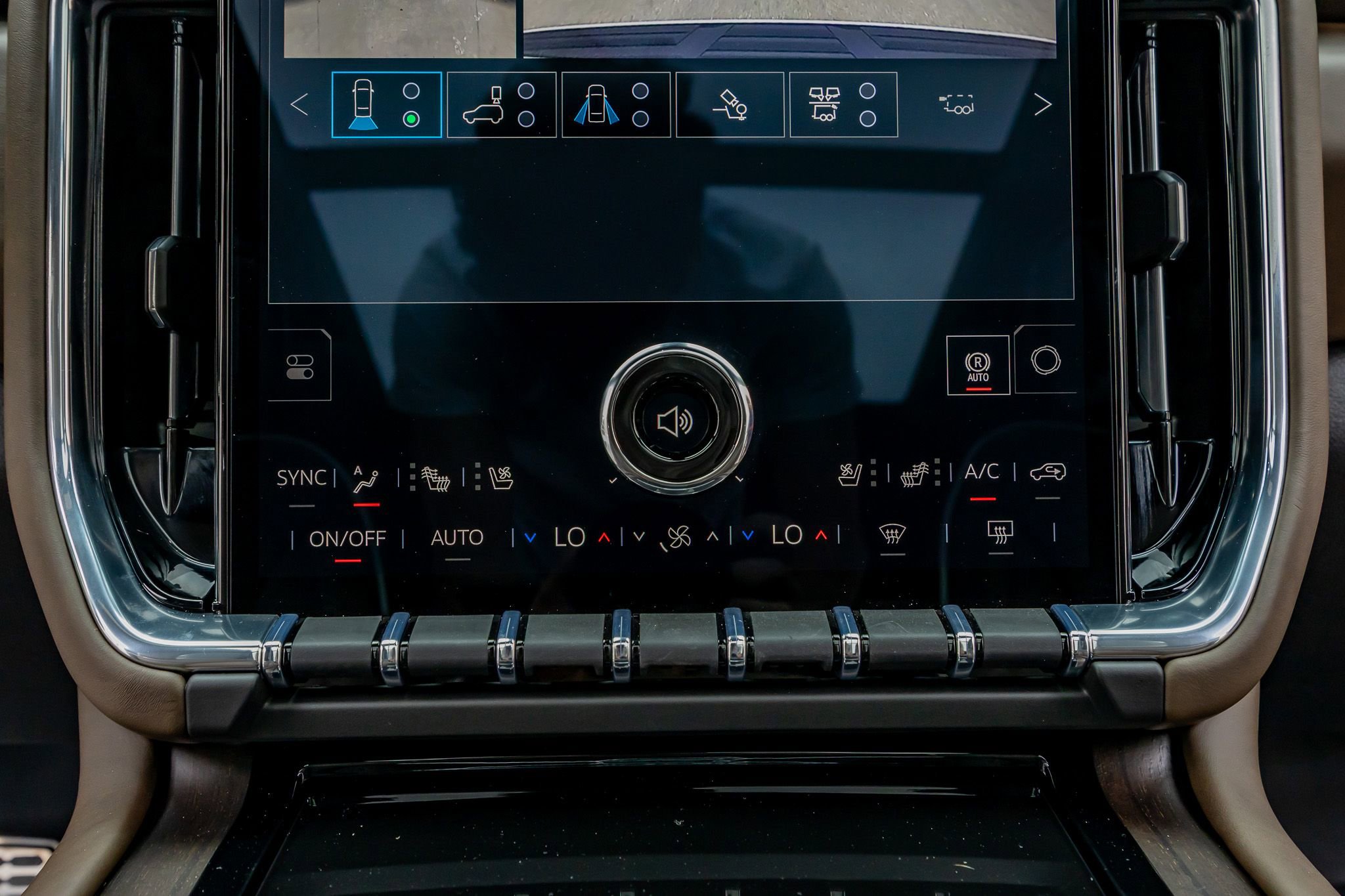 Used 2026 GMC Yukon XL Denali Ultimate AWD/4WD image 27