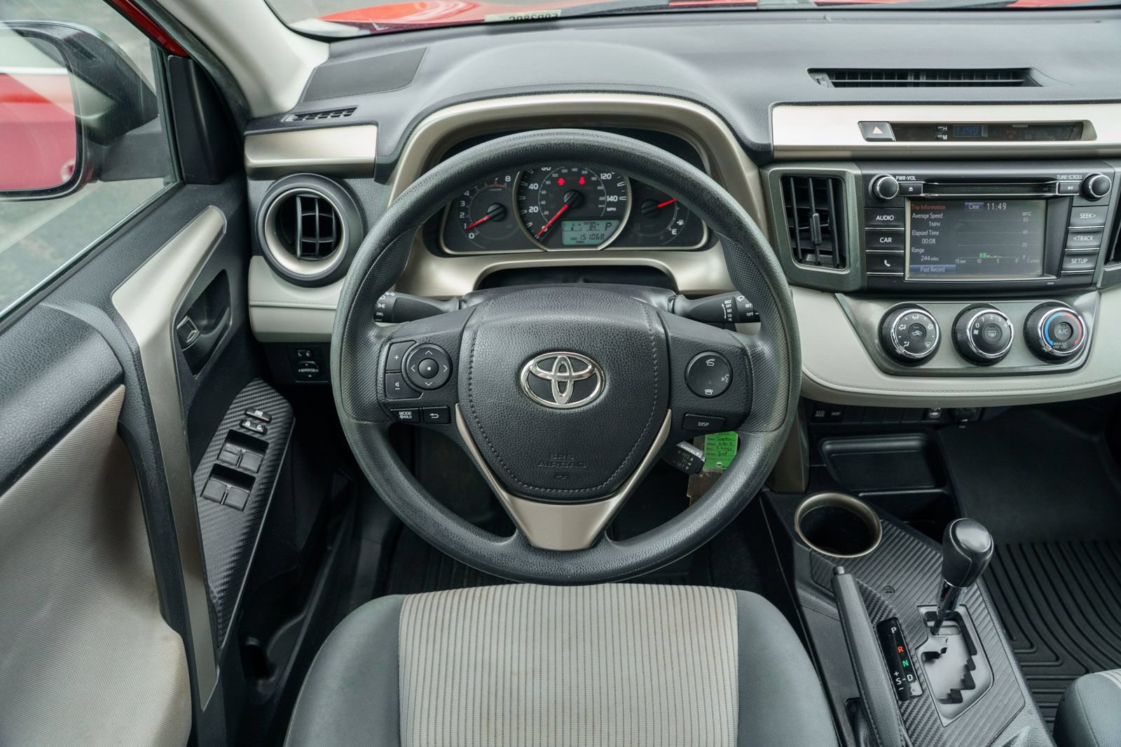 Used 2015 Toyota RAV4 LE FWD image 24