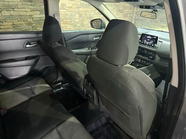 Certified 2025 Nissan Rogue SV image 30