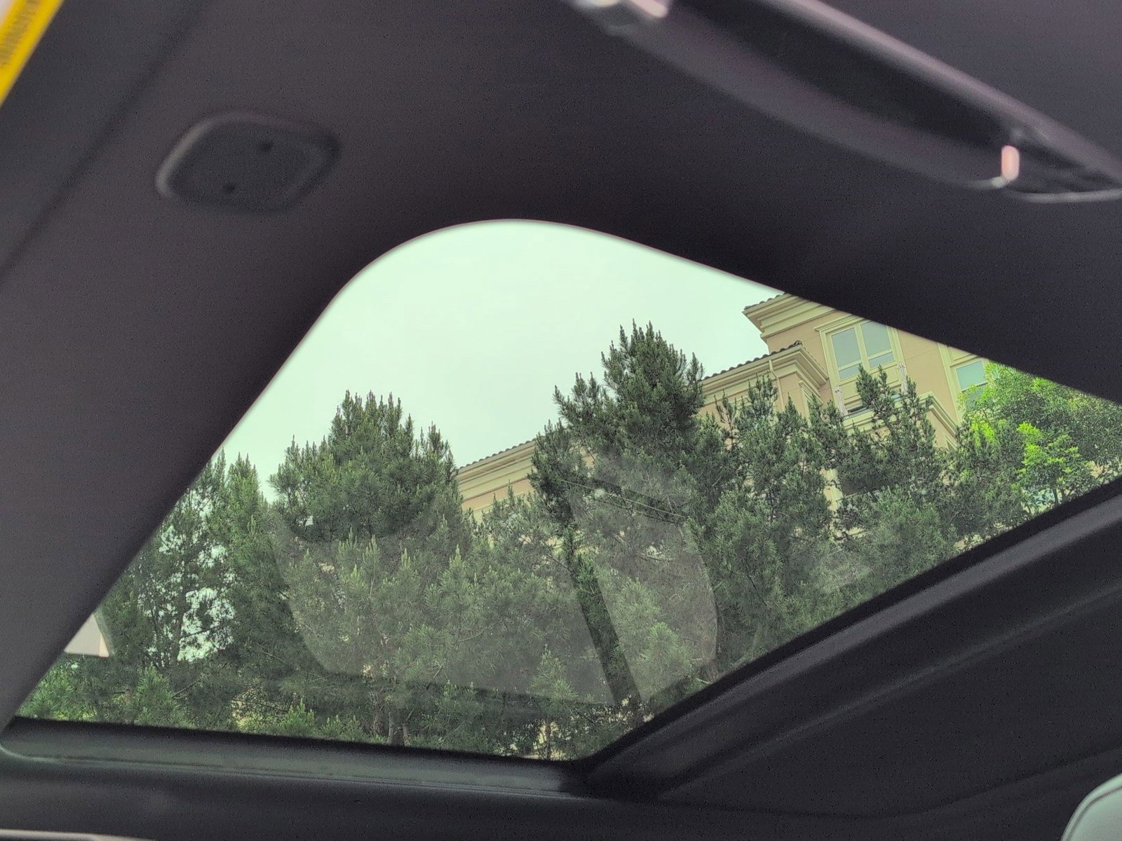 New 2025 Land Rover Range Rover SE image 16