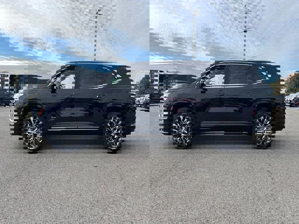 New 2026 Buick Enclave Avenir image 2