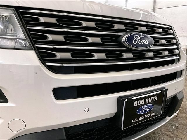 Used 2017 Ford Explorer XLT w/ Equipment Group 202A AWD/4WD image 31