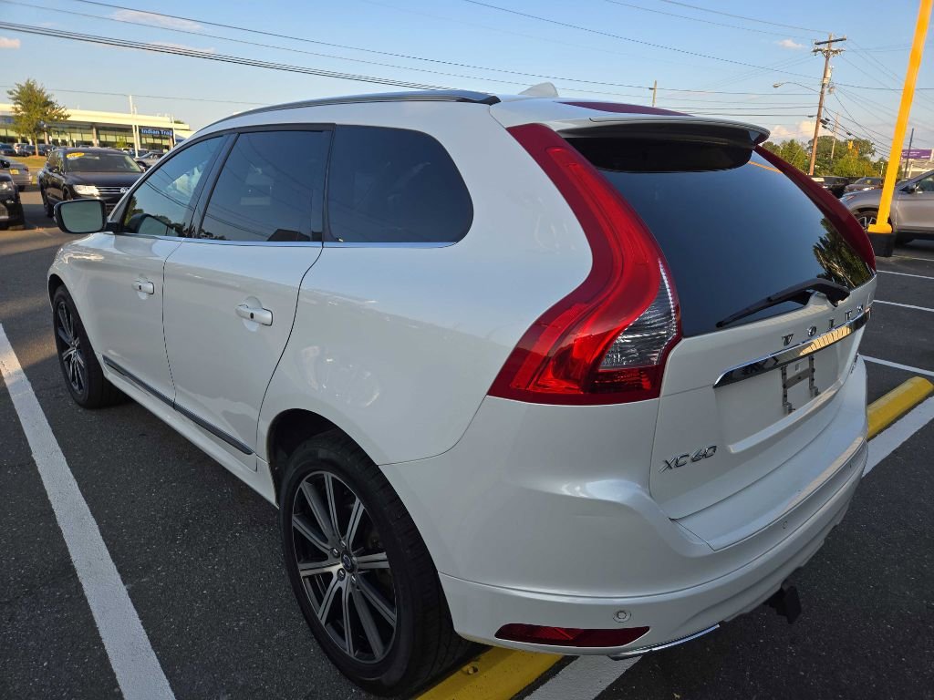 Used 2017 Volvo XC60 T6 Inscription w/ Climate Package image 8