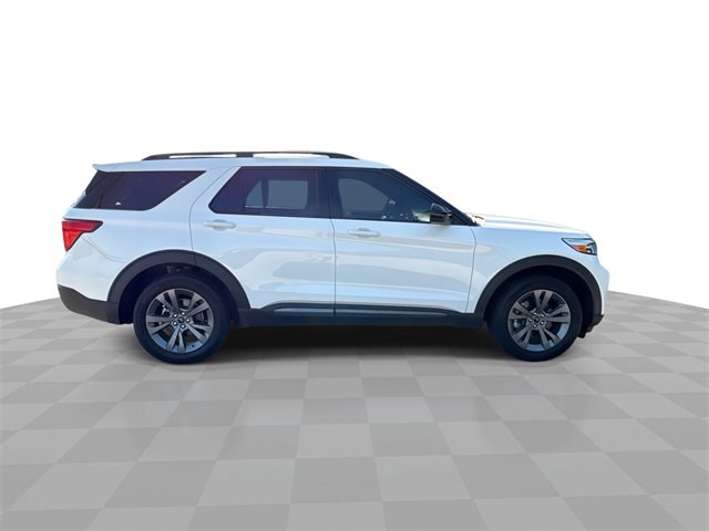 Used 2022 Ford Explorer XLT w/ Equipment Group 202A image 9