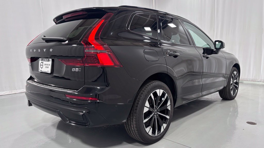 Certified 2026 Volvo XC60 B5 Plus AWD/4WD image 6