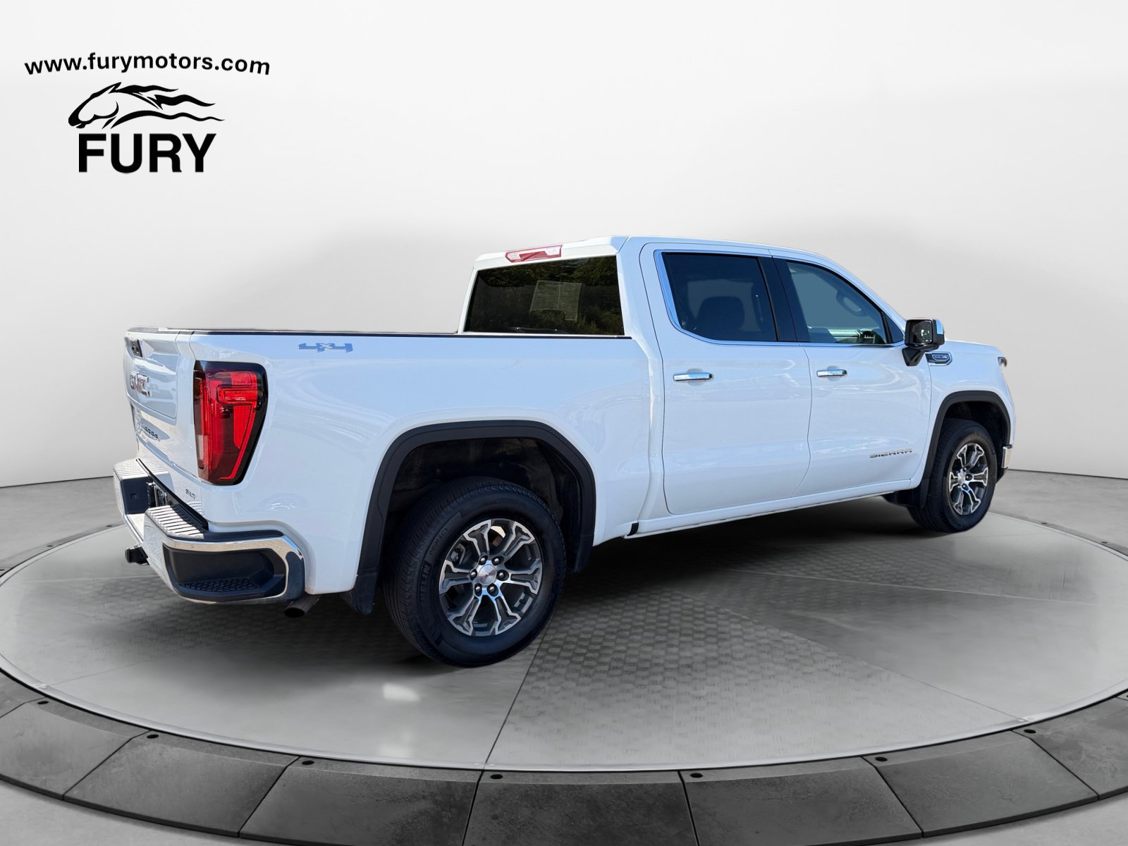Used 2025 GMC Sierra 1500 SLT AWD/4WD image 4