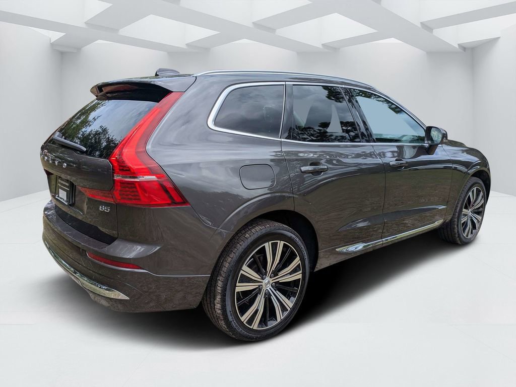 Certified 2023 Volvo XC60 B5 Plus FWD image 3