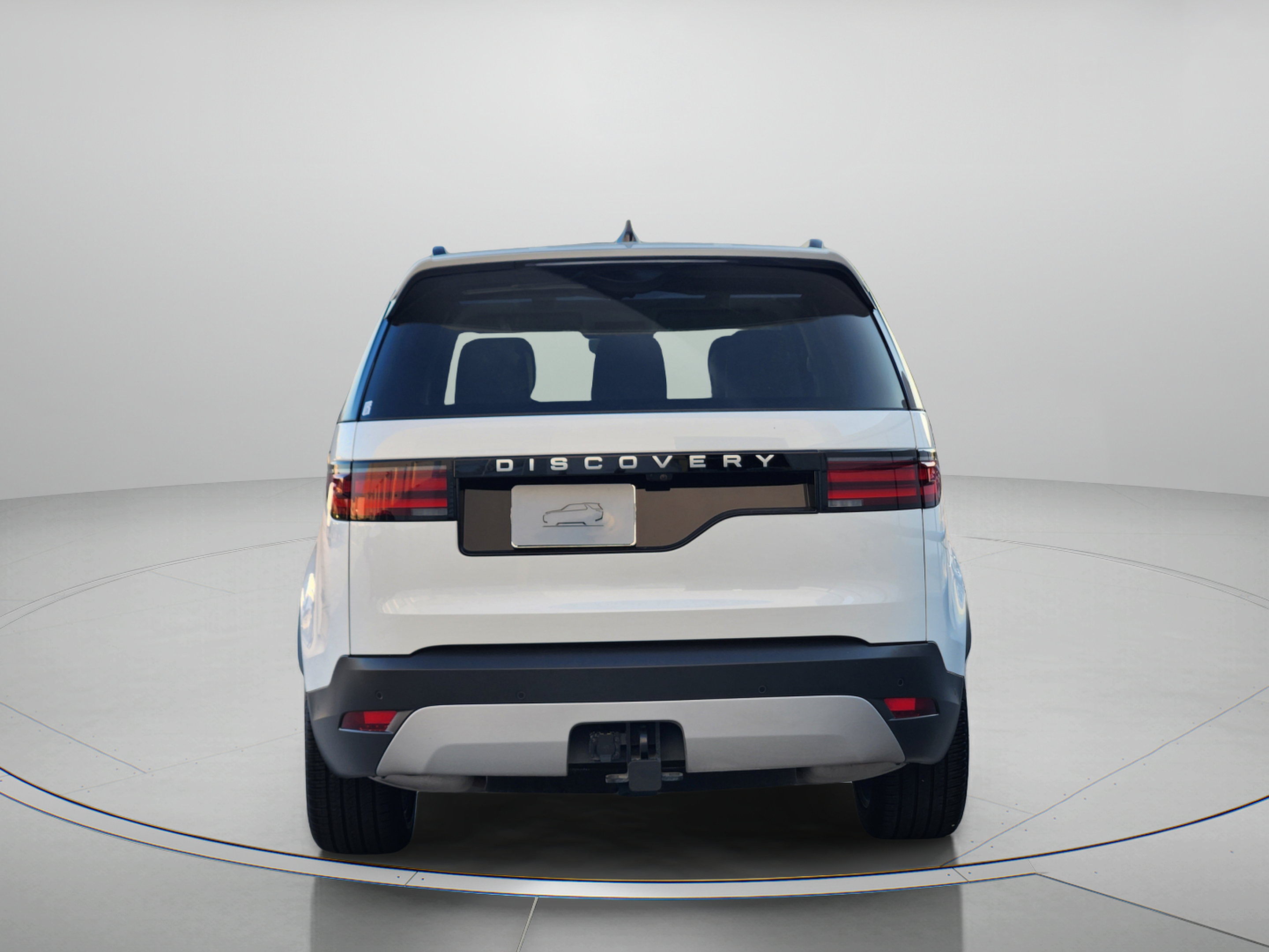 Certified 2025 Land Rover Discovery S AWD/4WD image 4