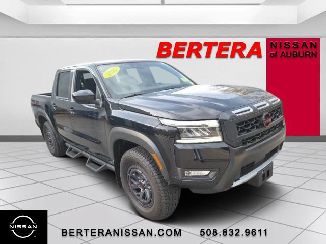 Used 2025 Nissan Frontier PRO-4X AWD/4WD image 4