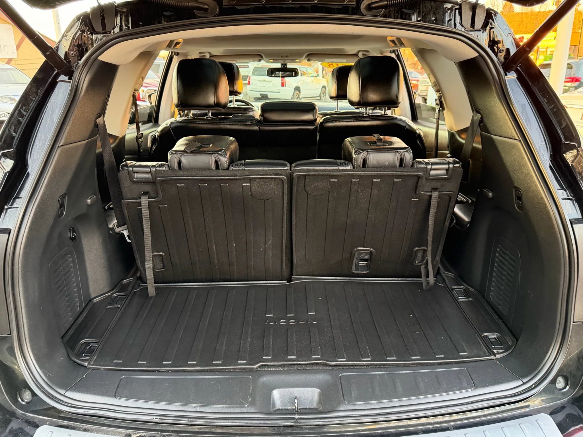 Used 2018 Nissan Pathfinder Platinum w/ Cargo Package image 48