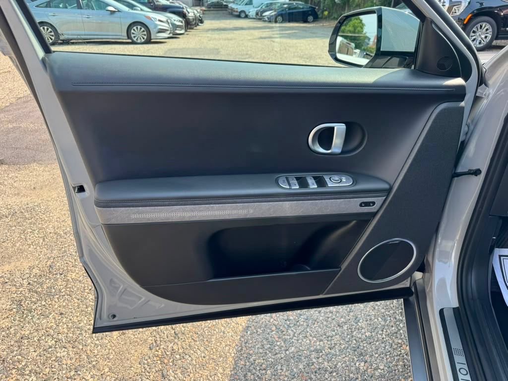 Certified 2023 Hyundai Ioniq 5 Limited AWD/4WD image 12