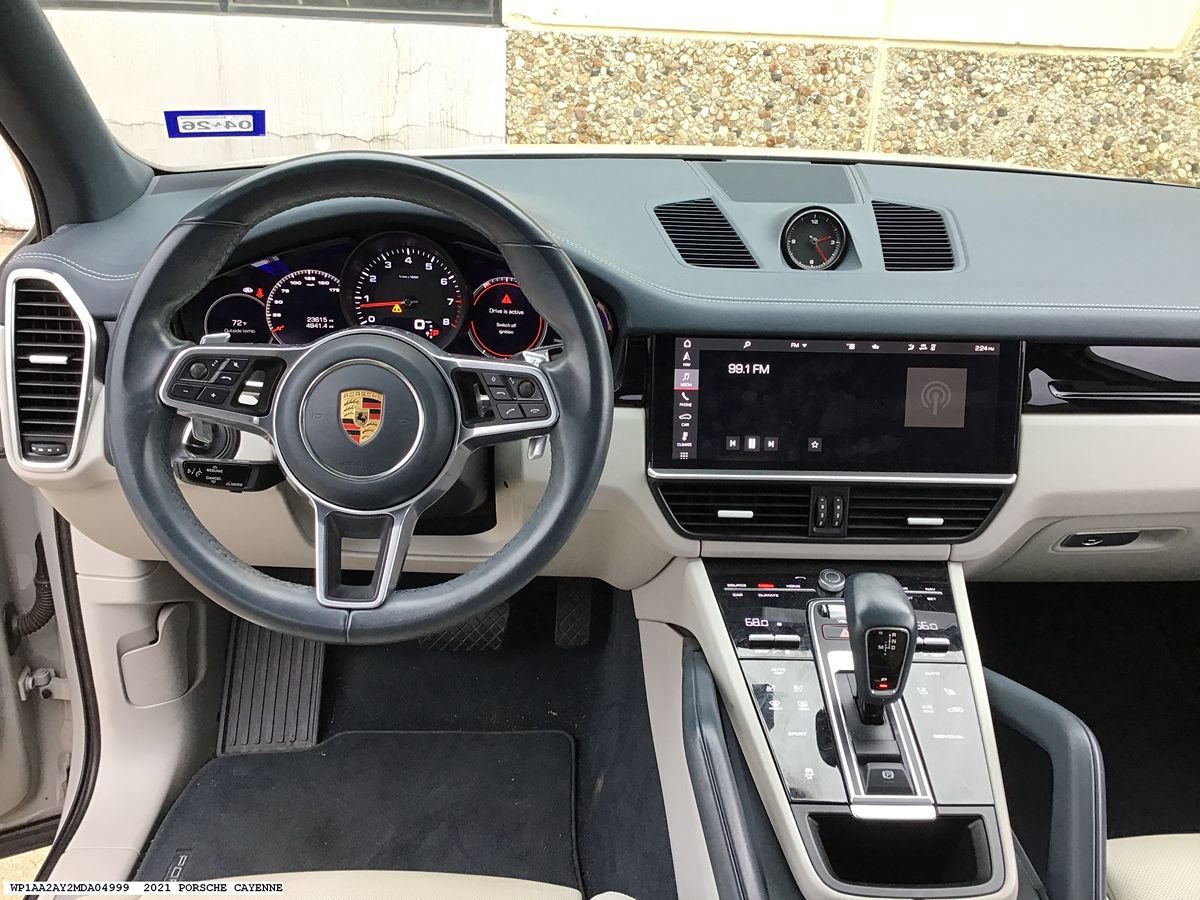 Used 2021 Porsche Cayenne AWD/4WD image 11